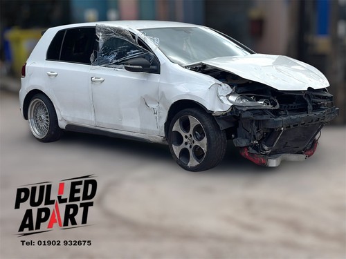 Breakign 2011 volkswagen golf - breakign,